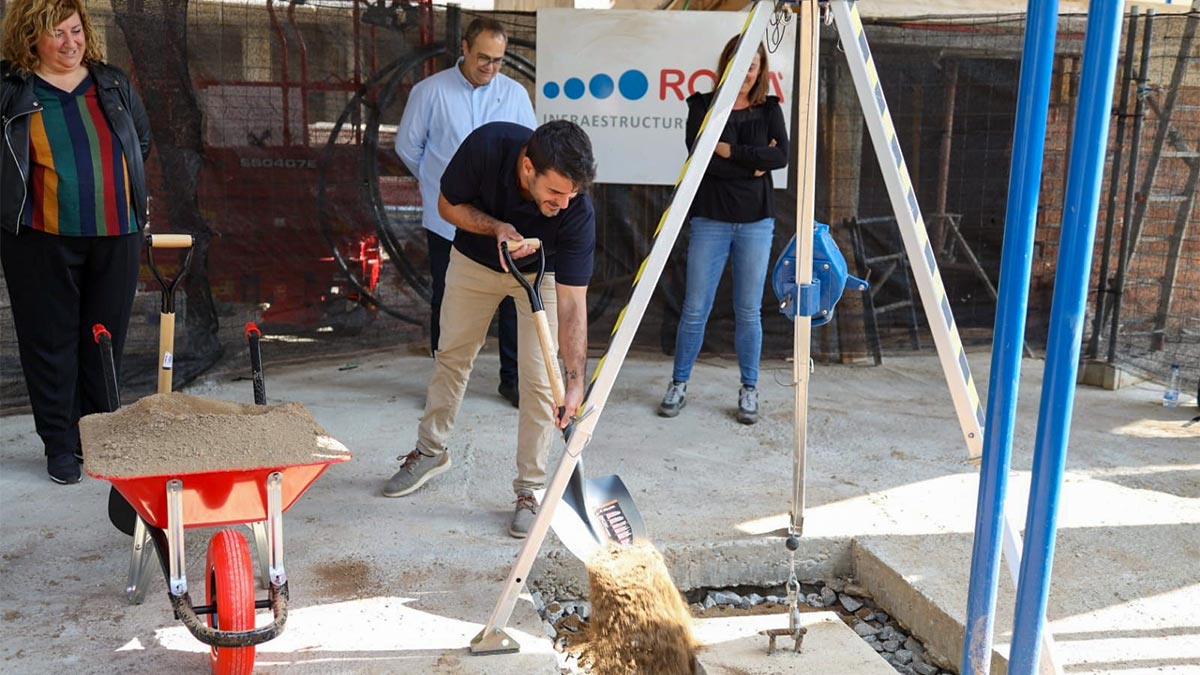 252-la-primera-pedra-de-la-nova-biblioteca-1665748396