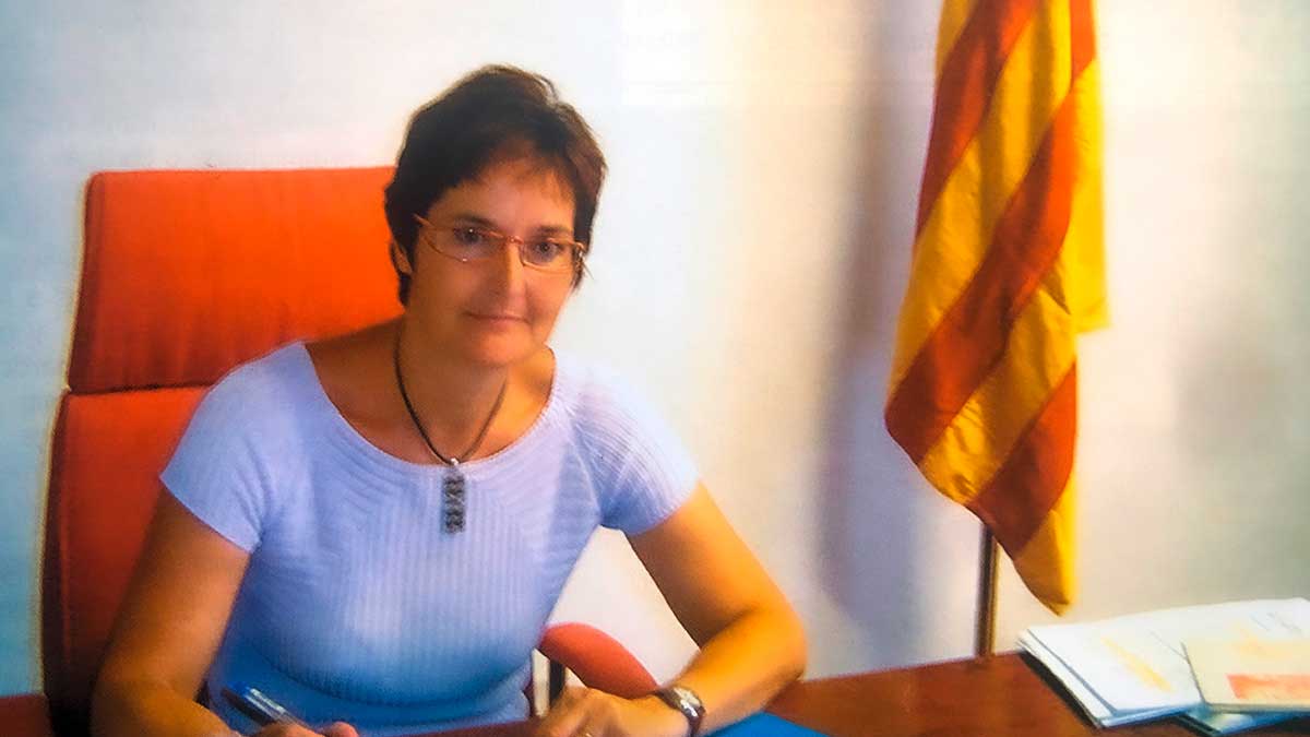<i class='fas fa-caret-right fa-lg' ></i> 2007. CiU arriba al govern:Mercè Pla, nova alcaldessa.