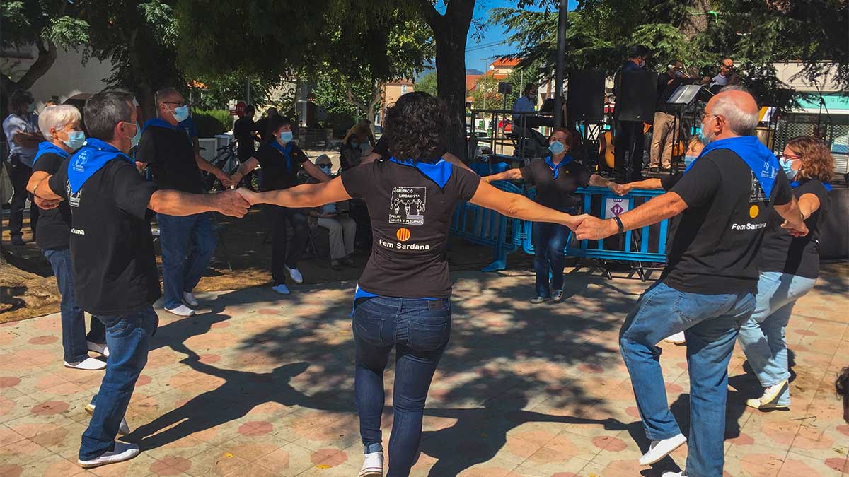 <i class='fas fa-caret-right fa-lg' ></i> Acte Institucional | Ballada de Sardanes.