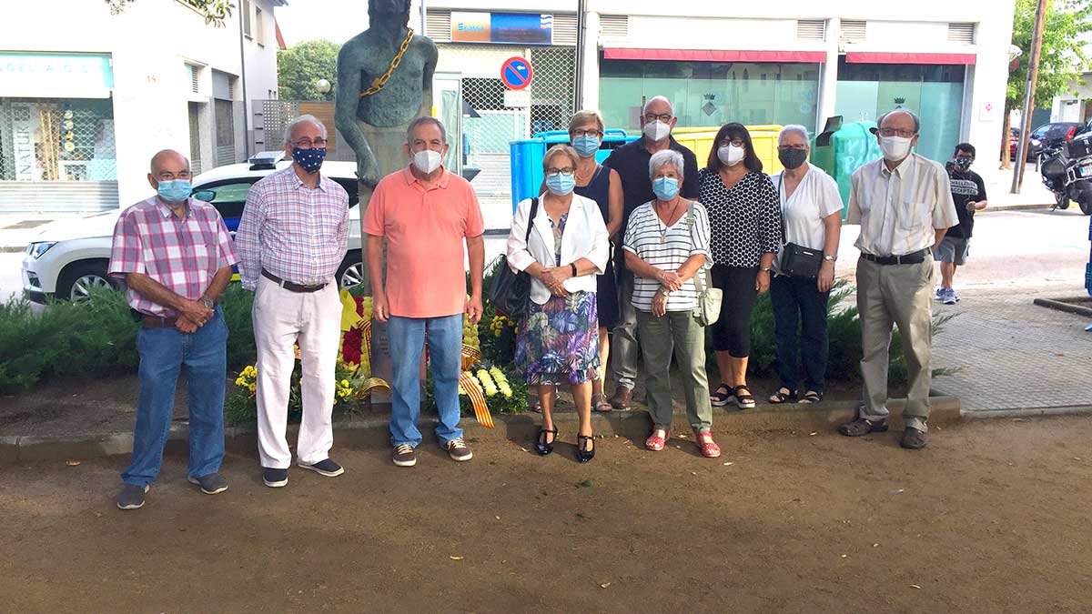 <i class='fas fa-caret-right fa-lg' ></i> Ofrena floral | Casal de la Gent Gran.