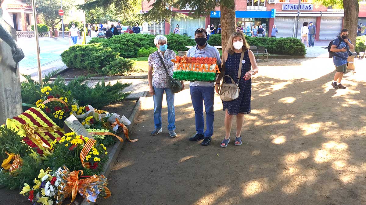 <i class='fas fa-caret-right fa-lg' ></i> Ofrena floral | Haribala.