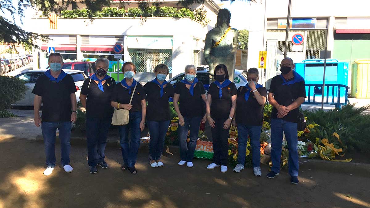 <i class='fas fa-caret-right fa-lg' ></i> Ofrena floral | Agrupació Sardanista.