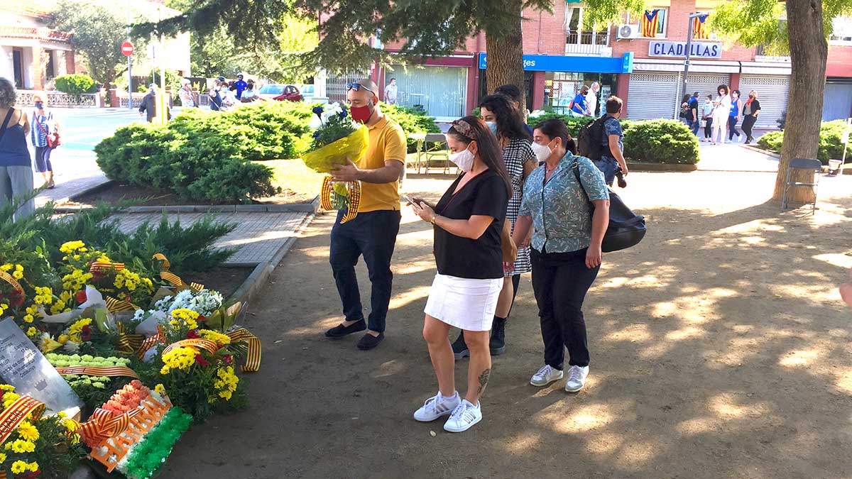 <i class='fas fa-caret-right fa-lg' ></i> Ofrena floral | Candombe Bantú.