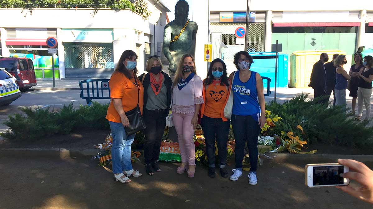 <i class='fas fa-caret-right fa-lg' ></i> Ofrena floral | Cabres i Vaques.