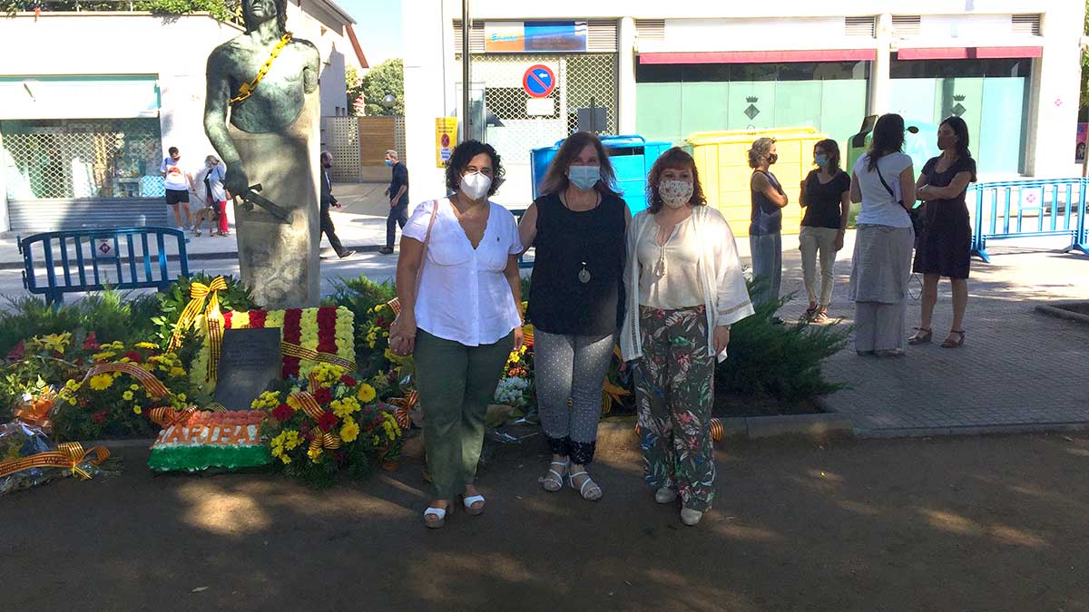 <i class='fas fa-caret-right fa-lg' ></i> Ofrena floral | Associació de Comerciants.