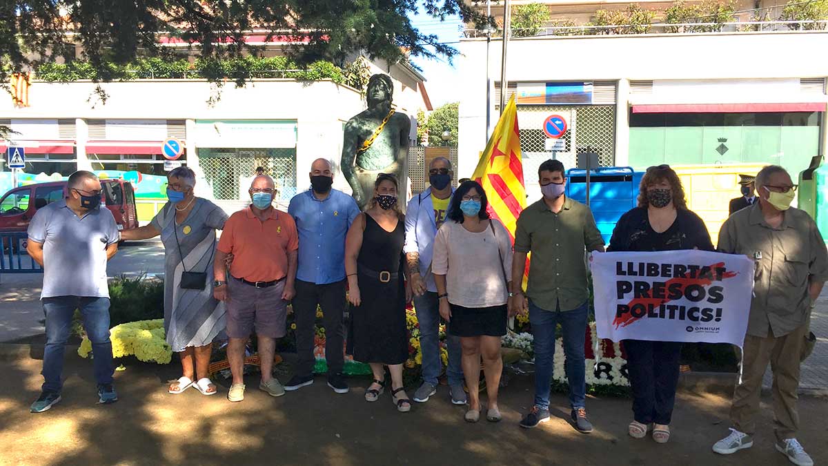 <i class='fas fa-caret-right fa-lg' ></i> Ofrena floral | ERC.