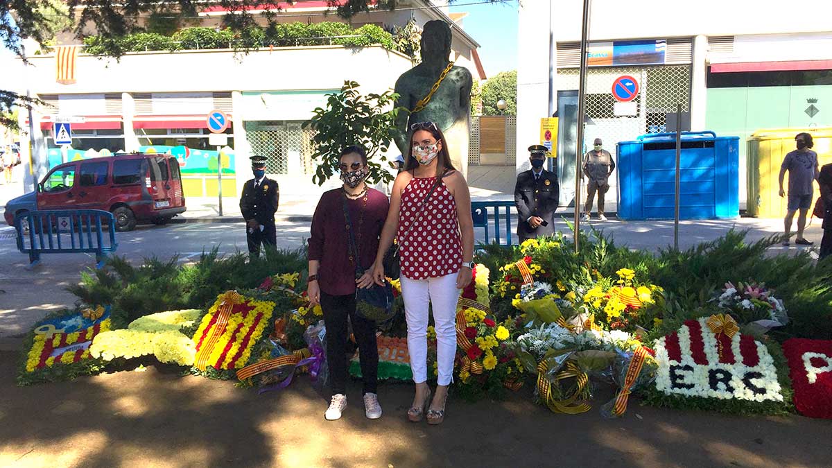 <i class='fas fa-caret-right fa-lg' ></i> Ofrena floral | Guanyem Palau.