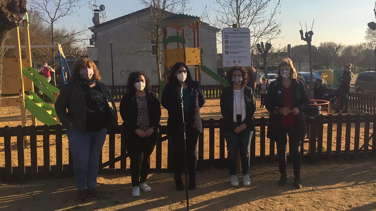 <i class='fas fa-caret-right fa-lg' ></i> <strong>8M:</strong> Canvi de noms femenins a 3 zones de la vila