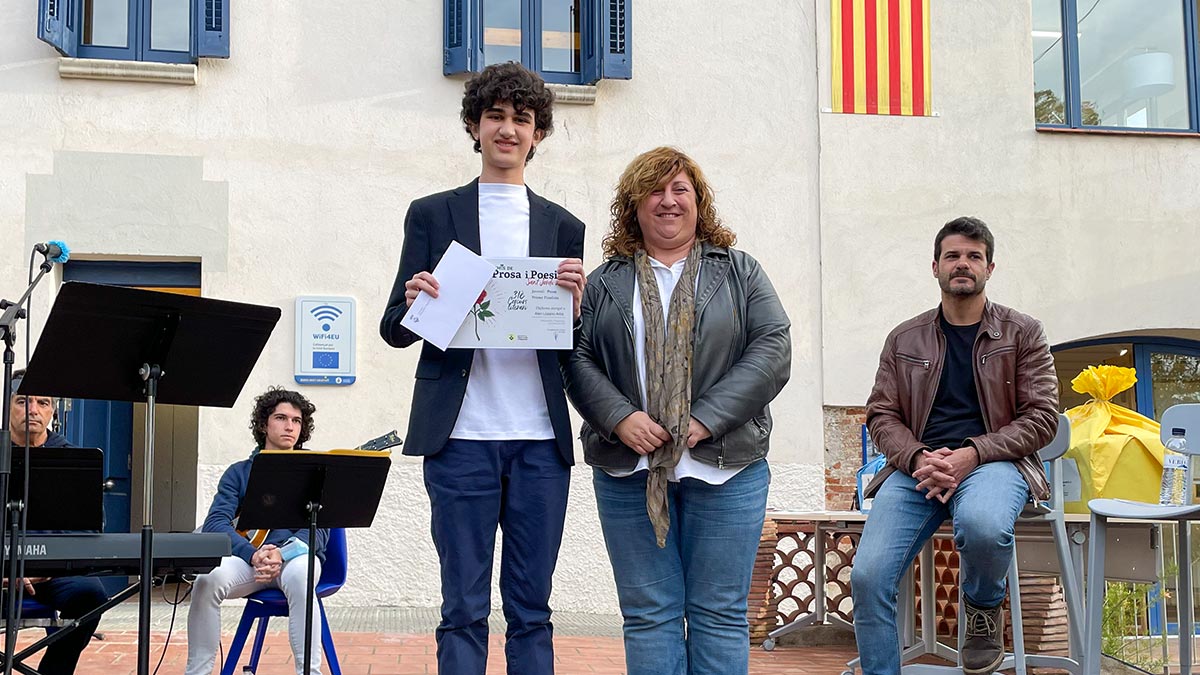 <i class='fas fa-caret-right fa-lg' ></i> Premis Prosa i Poesia Sant Jordi 2022