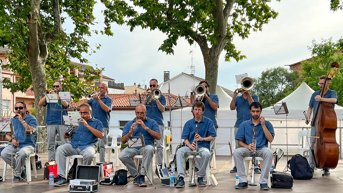 <i class='fas fa-caret-right fa-lg' ></i> Viu la Festa Major 2022.