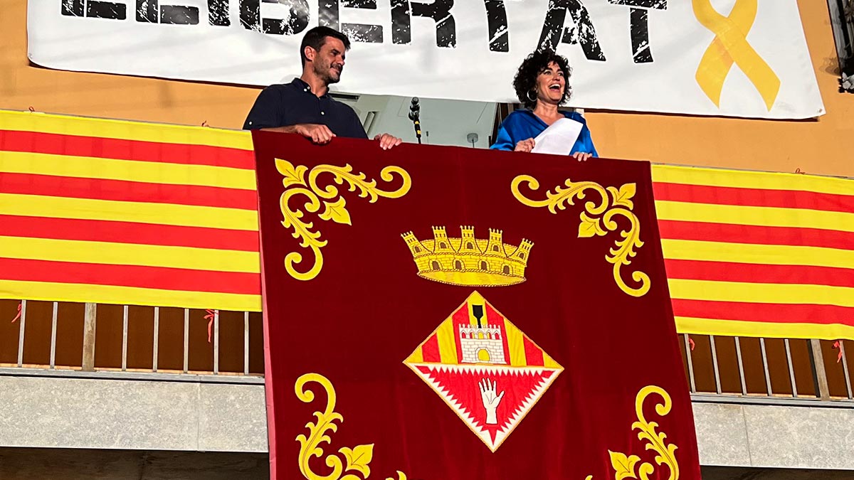 <i class='fas fa-caret-right fa-lg' ></i> Viu la Festa Major 2022.