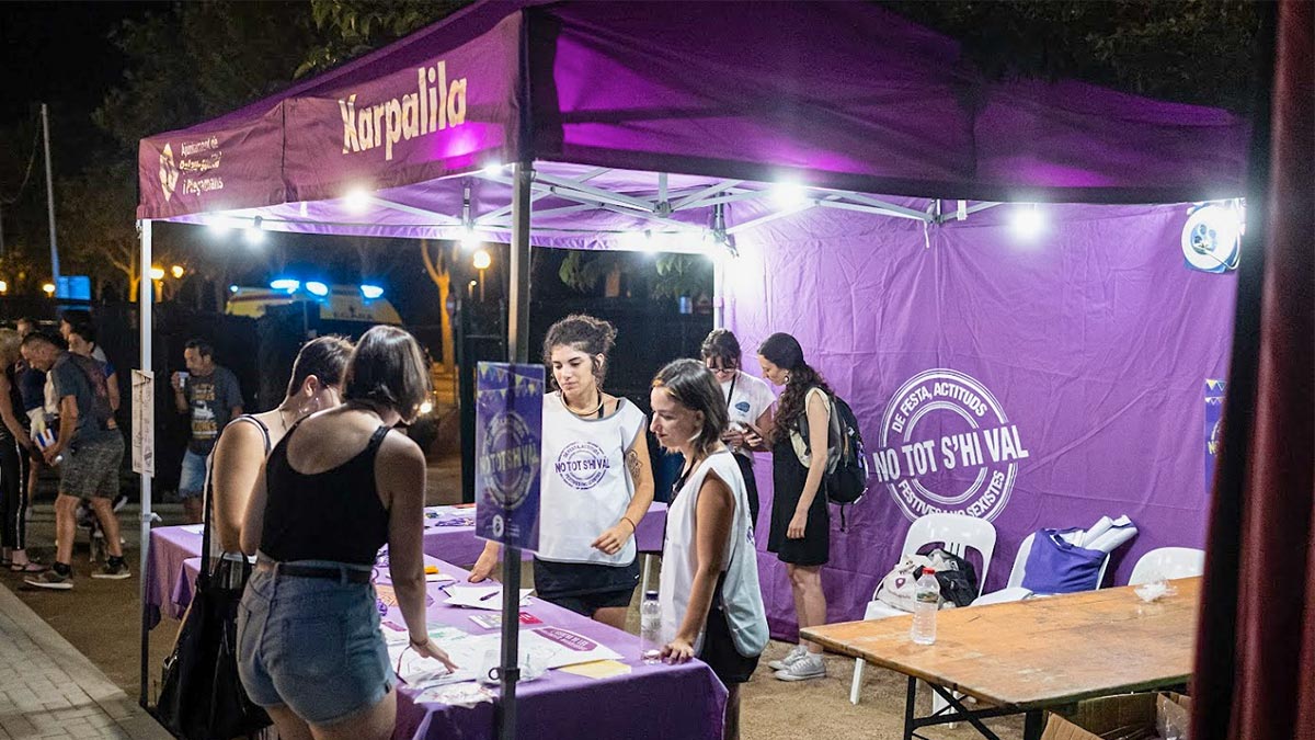 <i class='fas fa-caret-right fa-lg' ></i> Viu la Festa Major 2022. Aj PsiP © M Monfort.