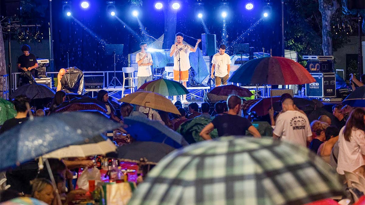 <i class='fas fa-caret-right fa-lg' ></i> Viu la Festa Major 2022. Aj PsiP © M Monfort.