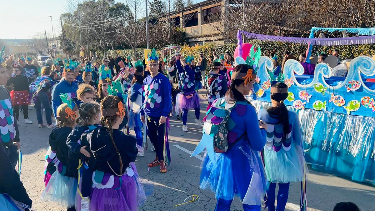 <i class='fas fa-caret-right fa-lg' ></i> Carnaval 2023.