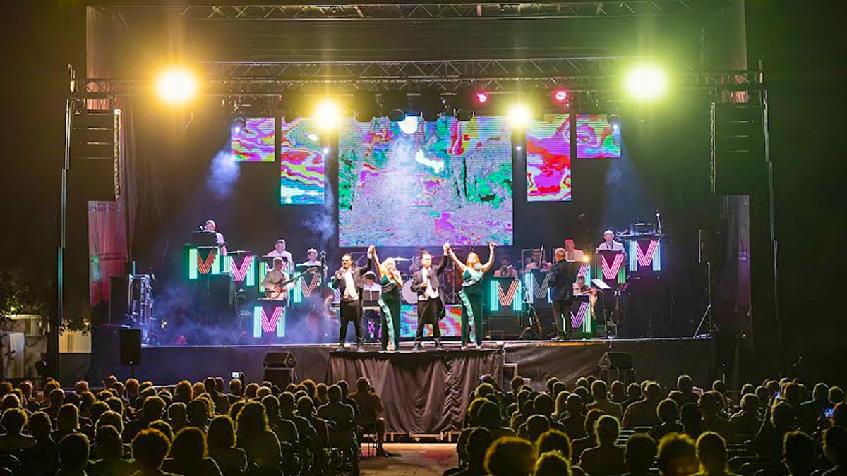 <i class='fas fa-caret-right fa-lg'></i> Festa Major 2023 © M Monfort