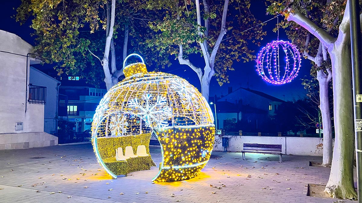 <i class='fas fa-caret-right fa-lg' ></i> Viu el Nadal:encesa de llums