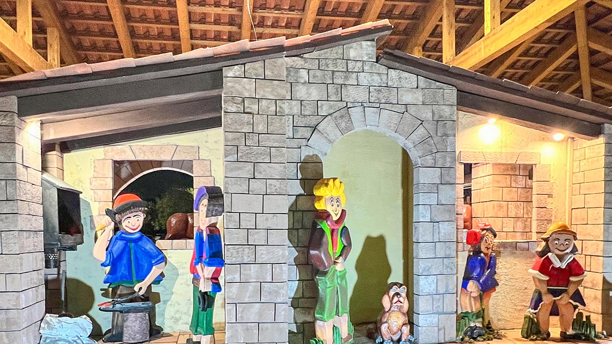 <i class='fas fa-caret-right fa-lg' ></i> Viu el Nadal:encesa de llums