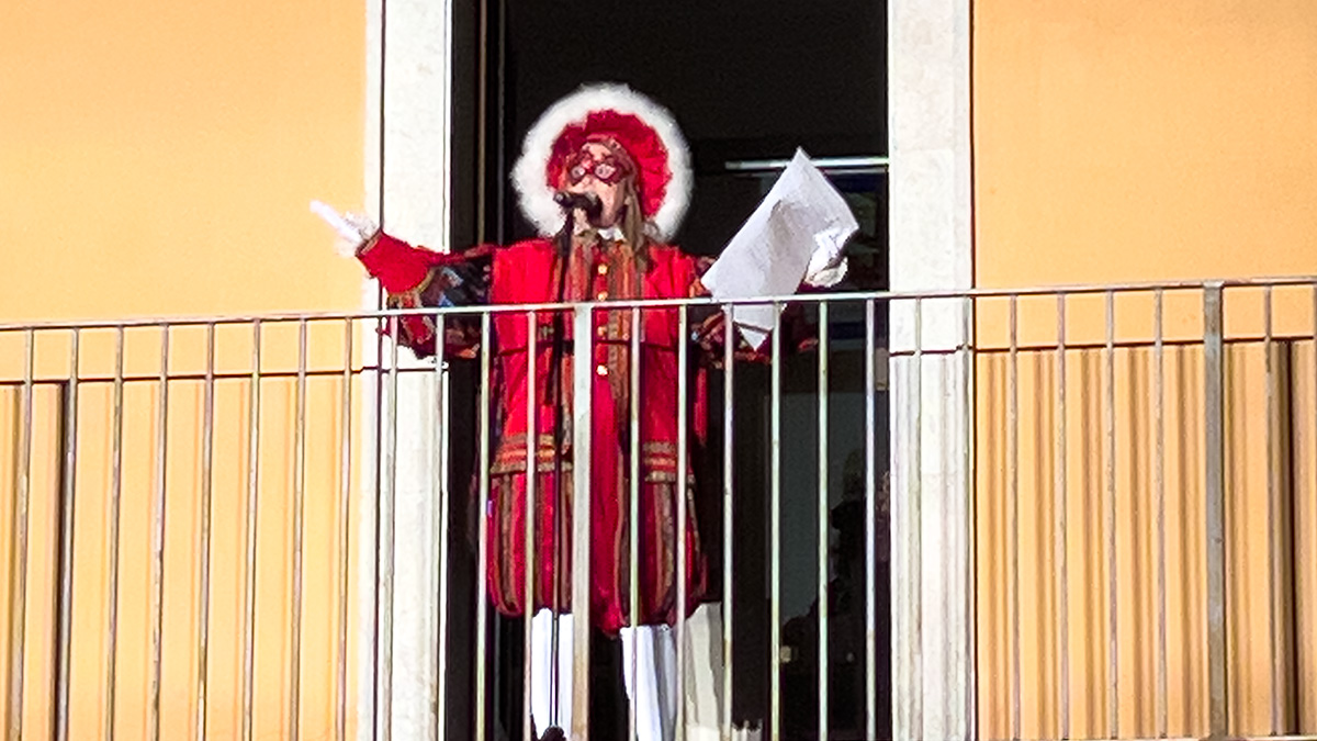 <i class='fas fa-caret-right fa-lg' ></i> Cavalcada 2026