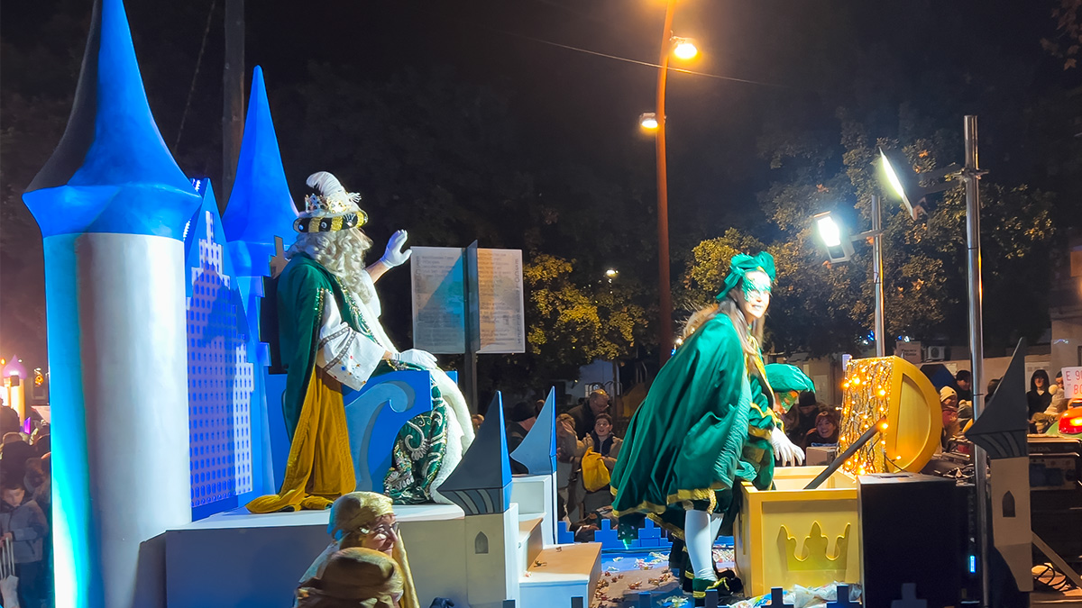 <i class='fas fa-caret-right fa-lg' ></i> Cavalcada 2026