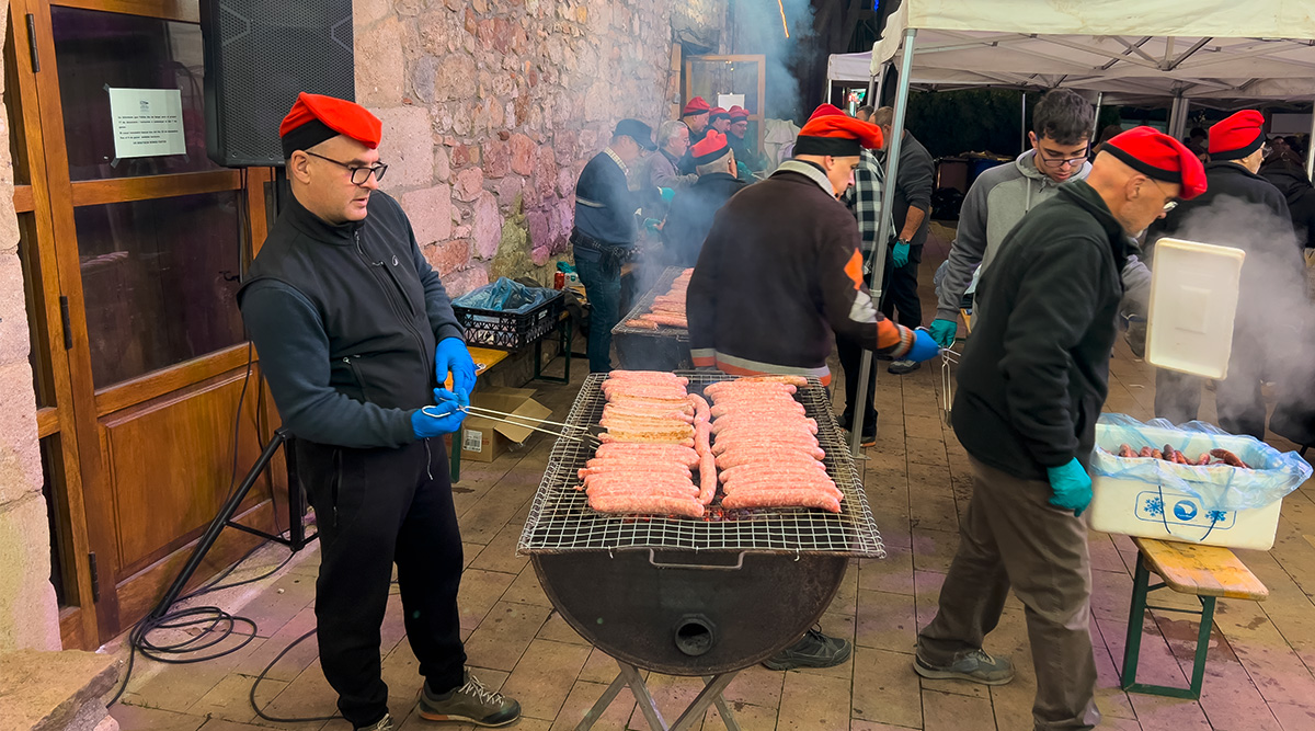 <i class='fas fa-caret-right fa-lg' ></i> Cavalcada 2026