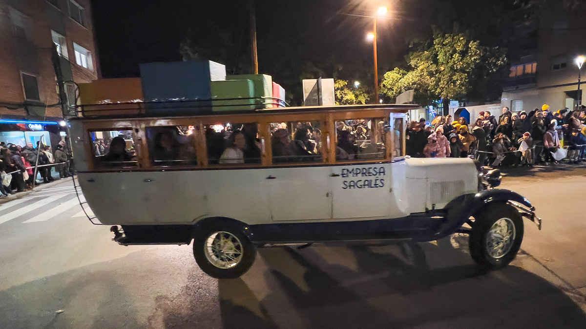 <i class='fas fa-caret-right fa-lg' ></i> Cavalcada 2026