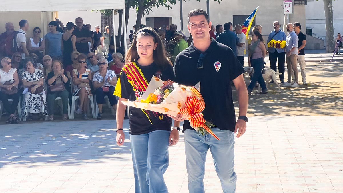 <i class='fas fa-caret-right fa-lg' ></i> Diada - Ofrena Floral - Club Futbol Sala PsiP
