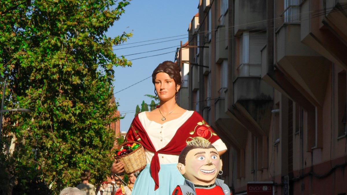 <i class='fas fa-caret-right fa-lg' ></i>16a Trobada Gegantera ©A Maeso